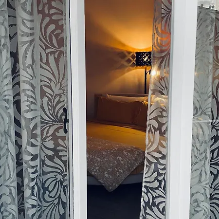 Bluceleste Centro לינה וארוחת בוקר סלרנו