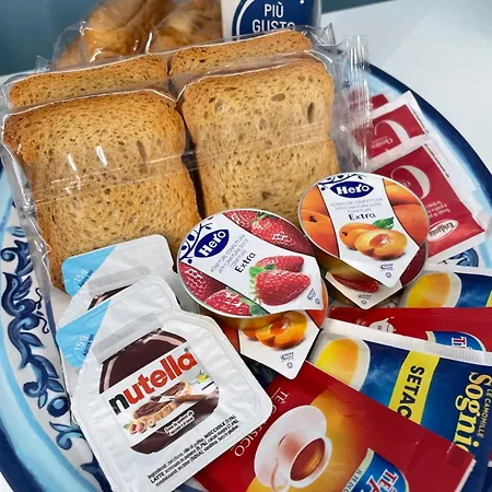 לינה וארוחת בוקר Bluceleste Centro 3*