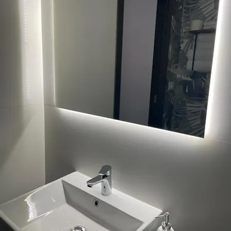 Bluceleste Centro לינה וארוחת בוקר