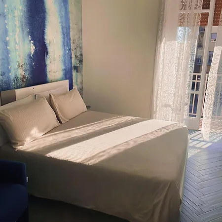 Bluceleste Centro 3* סלרנו